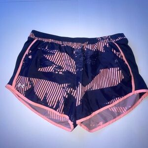 Under Armour Women’s Large L Navy and Pink Loose Athletic Shorts